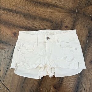 American Eagle  Cream Women's Shorts Size 00